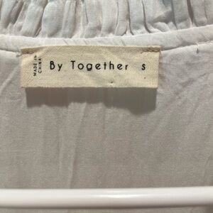 Super cute cotton sleeveless top, excellent condition !